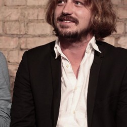 Денис Азаров